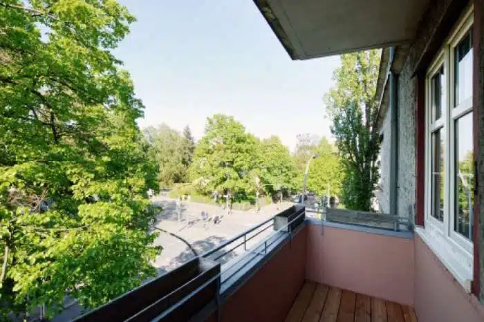 Balkon - Kapitalanlage: Sehr gepflegte vermietete Eigentumswohnung in zentraler Lage Tempelhofs zu verkaufen!