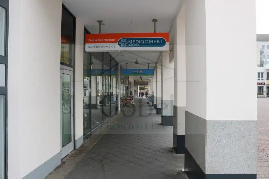 Mit 360°-Tour - Einzelhandelsfläche für diverse Branchen in zentraler Lage von Hennigsdorf - Eingangspassage