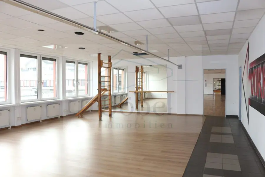 Tanzschule, Gemeinschaftspraxis, o. ä.? Großzügige Gewerbefläche in der Storchengalerie zu vermieten - Großraum 1